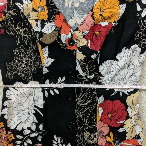 [3 for $25]  Forever 21 floral dress - Picture 5 of 5